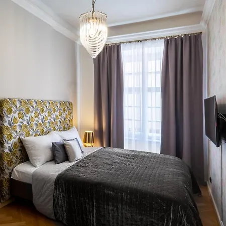 Chateau 9 By Adrez Apartment *