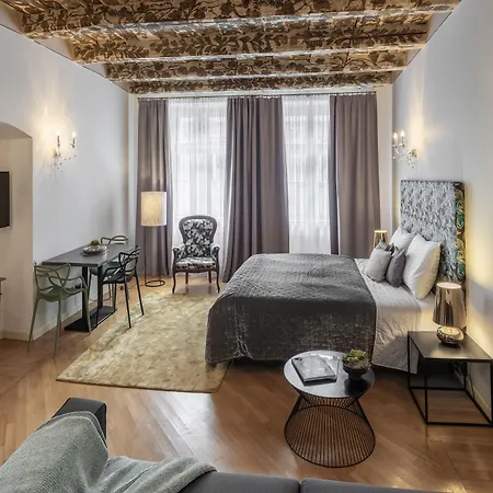 Chateau 9 By Adrez Apartment