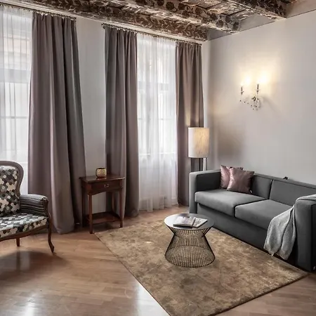 Chateau 9 By Adrez Apartment