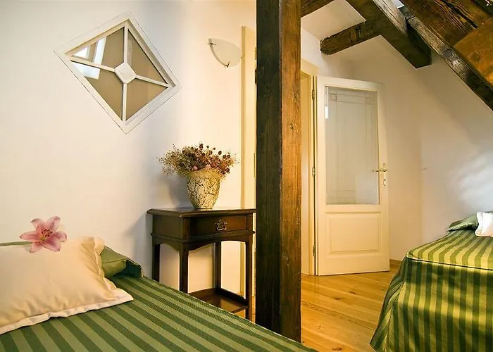 Chateau 9 By Adrez Apartment *