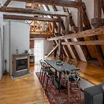 Apartment Chateau 9 By Adrez Prag