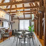 Chateau 9 By Adrez Apartment *