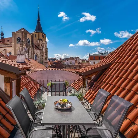 Chateau 9 By Adrez Praha